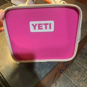 Yeti Prickly Pear Daytime lunchbox